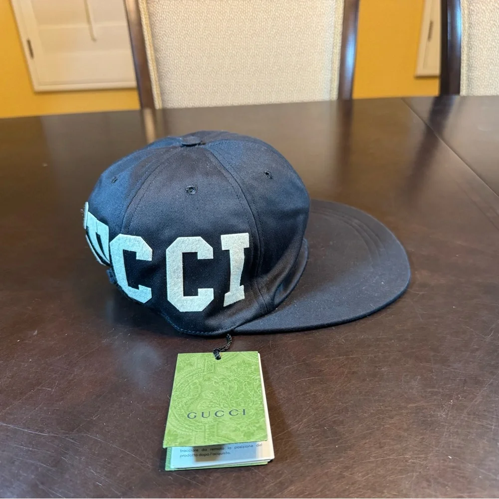 New Gucci Logo Black White Baseball Hat Size XL